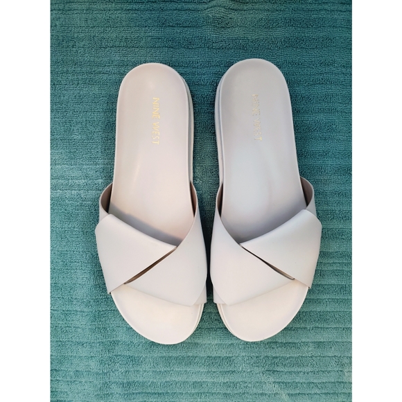 LIKE NEW Furaish Slide NINE WEST - Picture 3 of 5